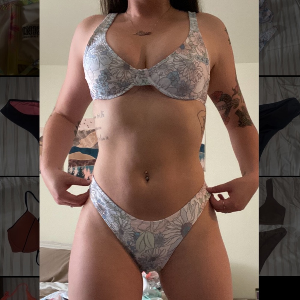 Bikini Set - Picture 2 of 2